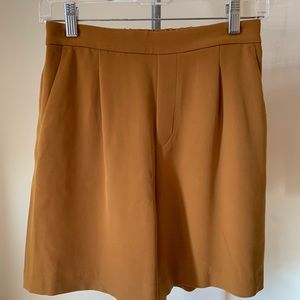 Uniqlo mustard yellow shorts